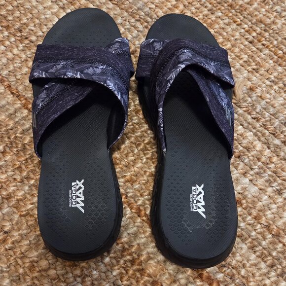 Sketchers Slide - Picture 1 of 3